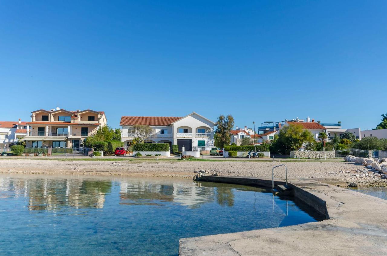 Apartment Robyn On The Beach Srima Exteriér fotografie